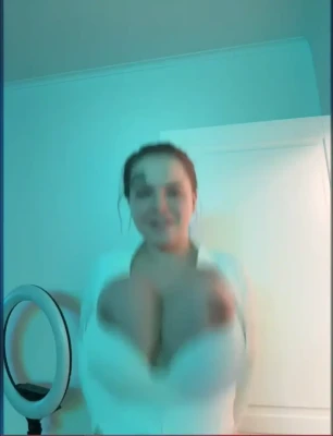 natalipolyakov9 - I’m so horny I’m soaking wet. Since I have no one to play with I