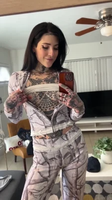 awlivv - COFFEE OR PUSSY???
