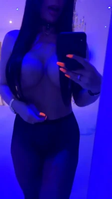 nadine_kerastas - Tell me what you want to see.