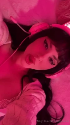 lilmisschanel - I love it when you stare at my chest like it’s the sexiest thing