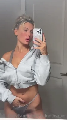 fallonlovexo - Comfy clothes or lingerie? Skype date or custom vid?