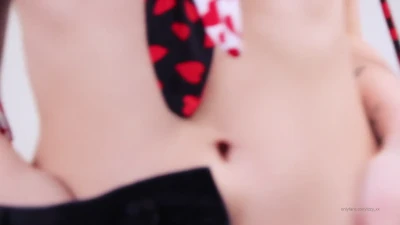 izzy_xx - Come cuddle up.