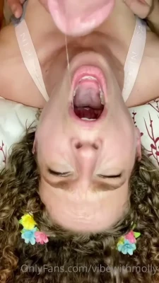 vibewithmommy - Stai zitto e tira fuori la lingua che la cena è servita 😘