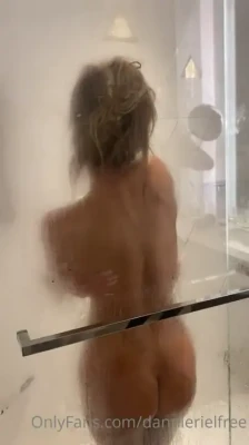 dannierielfree - on a scale from 1-10 how horny are you? 😏 DM me ur answer for a