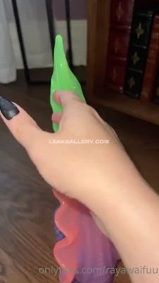 rayawaifuu - Quiero mas likes en mis videos 😡 son tantos fans y algunos ni se