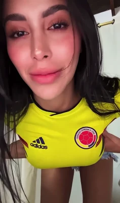 dahyn11 - Throwback to this post-workout video. Can you peek at what color I