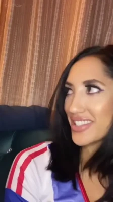 chloeamour - i wish it was your cock i could suck on👅
