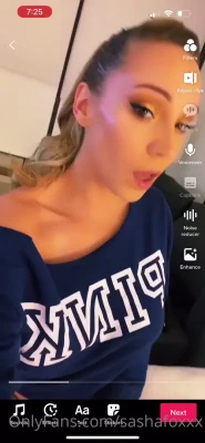 sashafoxxx - Do you like it more when I’m topless daddy? 🥺