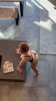 dollydysonxxx - Would you grab a shower with me before class?