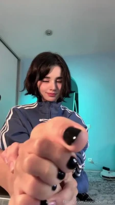 loonassoftfeet - i'm all hot and sweaty after my walk out in the texas heat. i'd