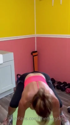 sexymilfmary - Foot Worship & Footjob Face Down: Mr. Massive is ready to give a