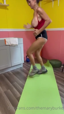 sexymilfmary - Yoga meditation time