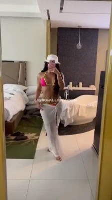 thaliamatos - I went to a gloryhole party but sometimes I really need attention on