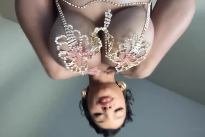 thumbalinaxxx - Let's get down and dirty tonight, DM me! 😈