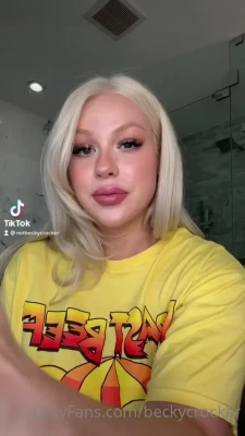 beckycrocker - Imagine squeezing this ass while my dick slides in deep inside you!