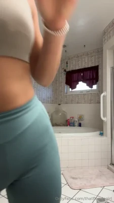 babyjayne - 😋🍆 Stroking Horny Cock, 😈💦 While Moaning? xD