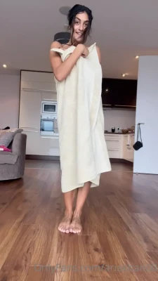 ariakhan00 - smack this?