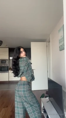 ariakhan00 - Tip me 5 and I’ll send you a live 👀📸
