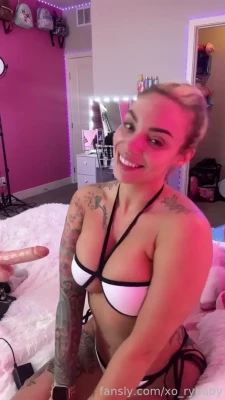 xo_rybaby - Let’s do paddle boarding together! 😘