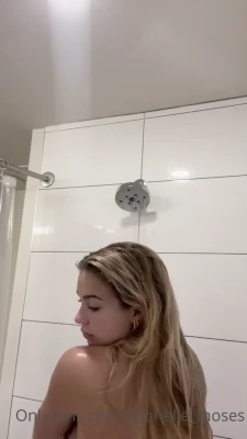 gabriellemoses - Strappy stiletto worship.