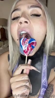 lissaaires - Another treat for you since it’s Christmas and I’m in the spirit! part 1