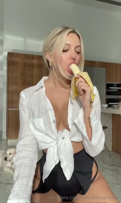 lissaaires - I looove showing off my full body for you before I cook 🙈