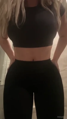 lissaaires - I'm soooooo getting my butt fucked today! and I'm hella excited about part 1