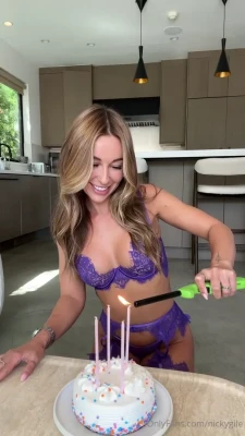 lissaaires - All yours! 😛