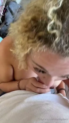 lissaaires - I’ll smother you with my feet ..