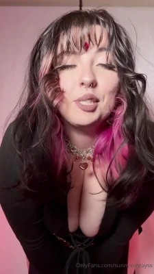 lissaaires - What is @andrianka doing on her page 🥵 insatiable brunette will