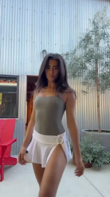kathimodel - Flash of the red soles😏 Get down there!