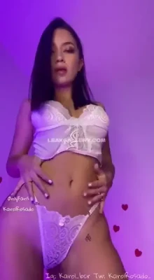karolrosado - Bubbly bubbly bath 🛀