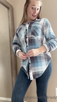 t4rlady - Uploading a butt shaking video right now for you guys