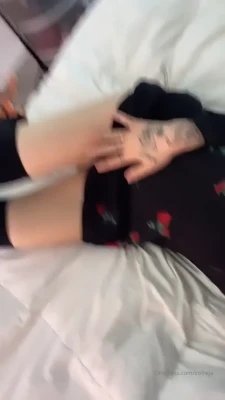 xofreja2 - Kisses from a horny gal 😘