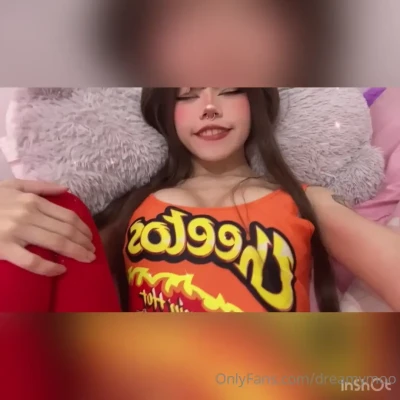 dreamymoo - Some stills from a 56 minute stuffing vid
