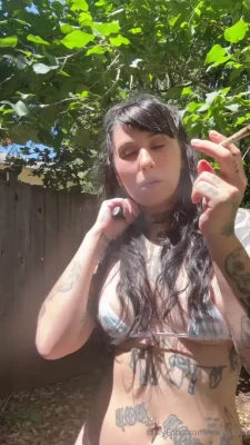 kreaykiwi - Toes teasing or toes wiggle? How to call this?