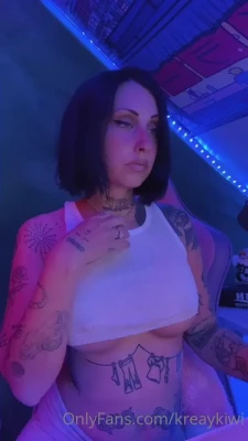 kreaykiwi - mmmmmm what should I post today? hehehe