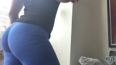 danidaniels - i beat vicky in the game so she had to strap me 😈 part 1