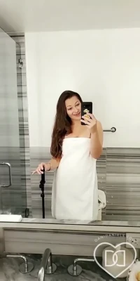 danidaniels - I’ll show you something nice if you give me a head pat 🐱