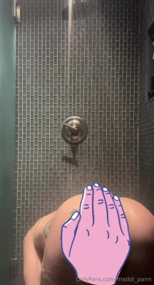 maddi_pann - Lil short baby video, but look how pretty the blue looks in my