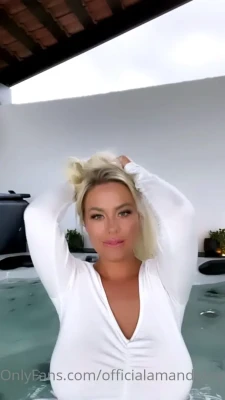 officialamandabreden - would you want me to turn around and bend over?