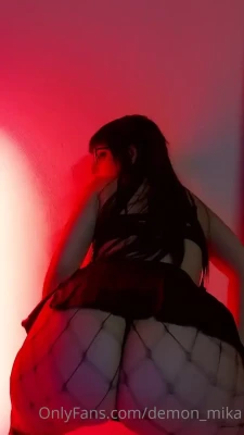 demon_mika - I feel sooooo sexy in this outfit 🖤