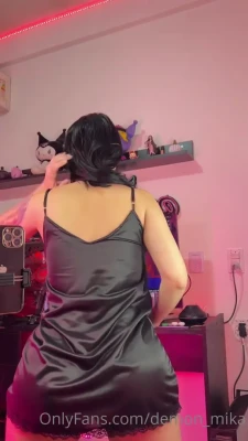 demon_mika - DM me a 😘