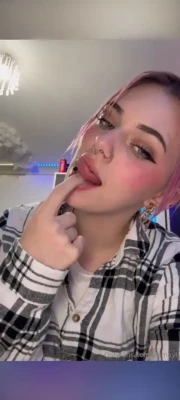 babe - Just look at me!!  Funwithdee.myshopify.com