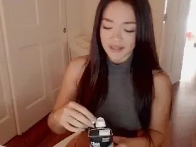 genesislopez - Kiss my pretty pussy please