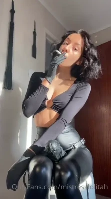 mistresslhushclips - now this guy had some LEGS   WOW, was a shoulder workout just holding