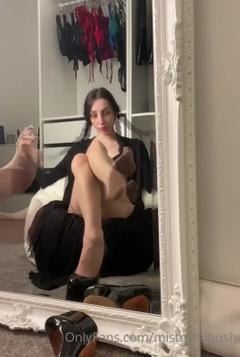 mistresslhushclips - Ooops the pixie got tangled up and stuck😅