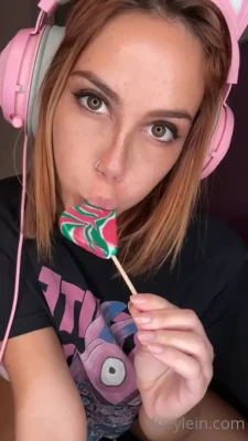 lucyl3in - put me in the cage will you
