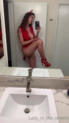 takinitvintage - Hi babies 💕 I’m on set today (a last minute booking)! Here’s