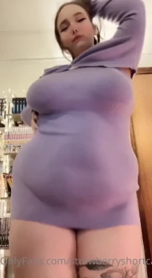 strawberryshortcakeee - Oil my ass daddy